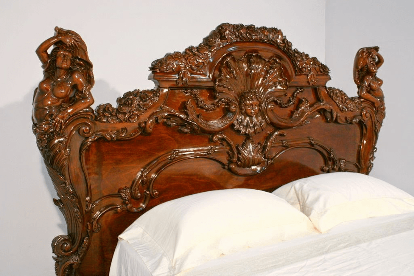Bed - Cherub Bed - Luxury-furniture-details - THOMAS & GEORGE ARTISAN FURNITURE - Thomas & George Fine Furniture Inc.